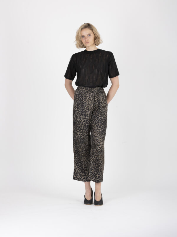 mika-leopard-viscose-relaxed-straight-pants-elastic-waist-uniforme-athens-matchboxathens