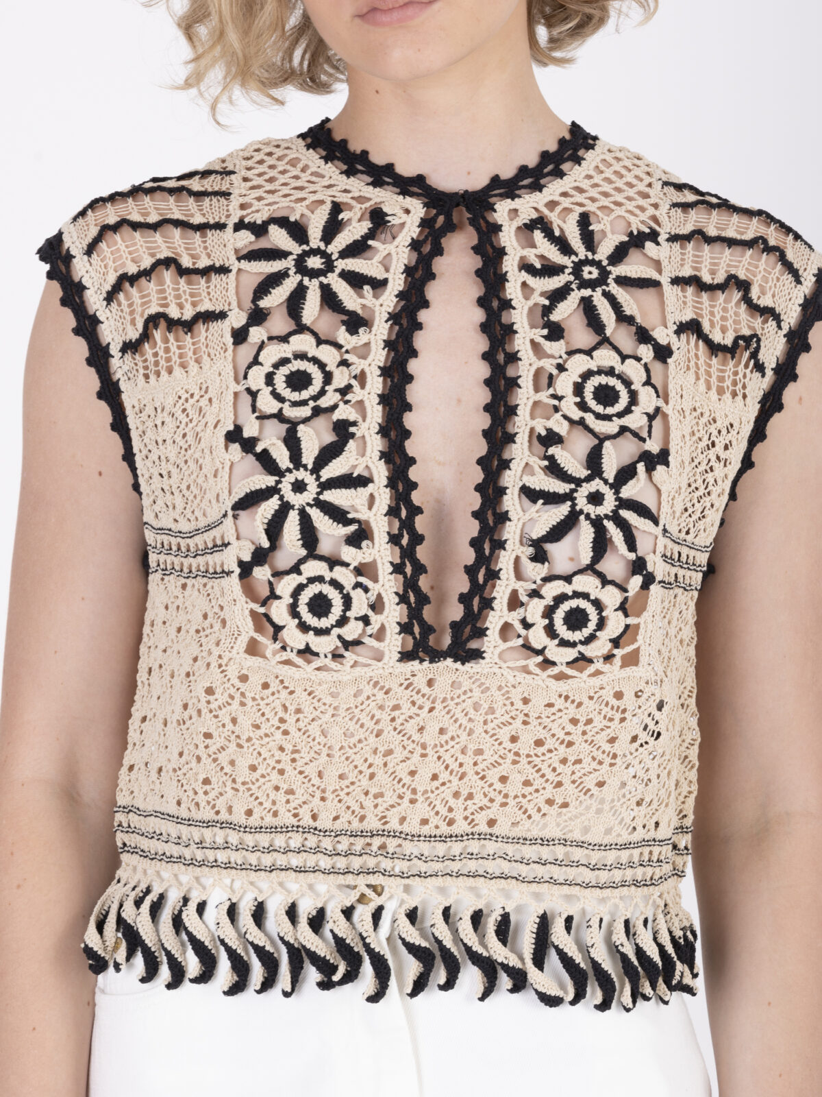 mondie-crochet-top-sleeveless-lace-black-ecru-mesdemoiselles-matchboxathens