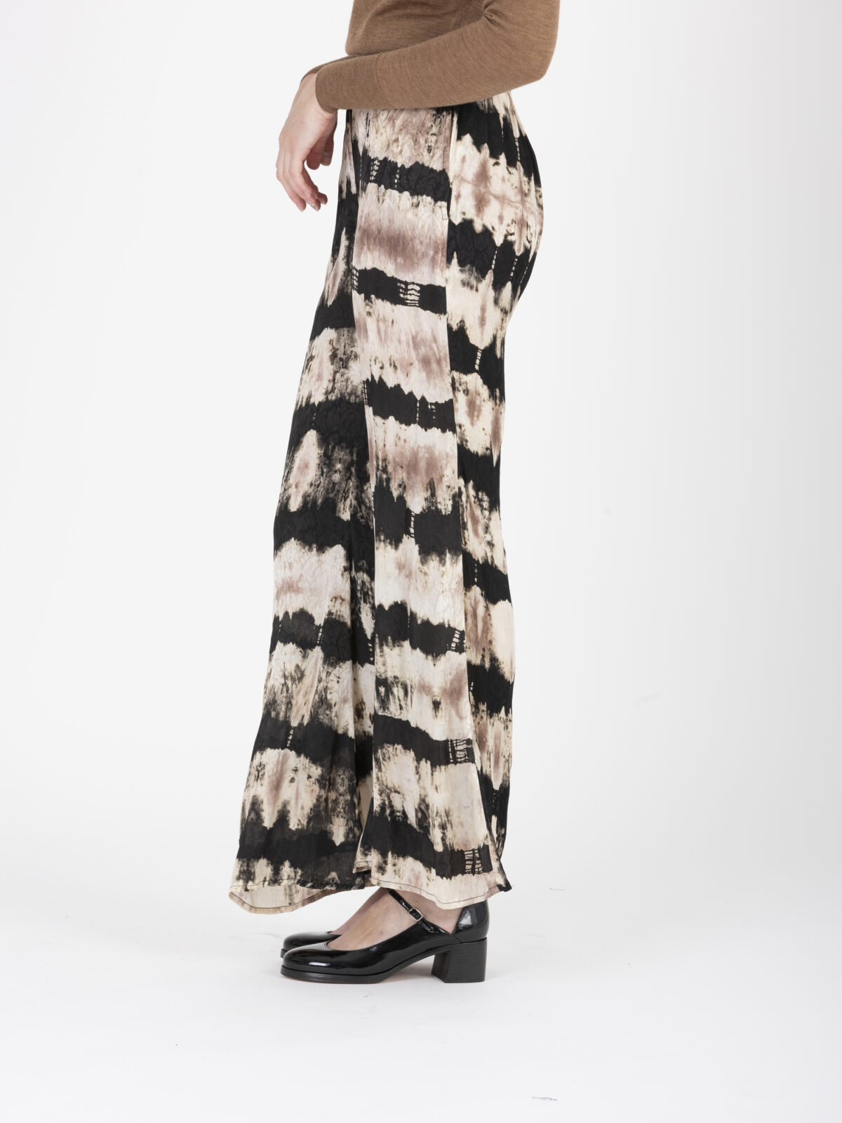 furi-flared-pants-tie-dye-black-silk-satin-delicated-mesdemoiselles-matchboxathens