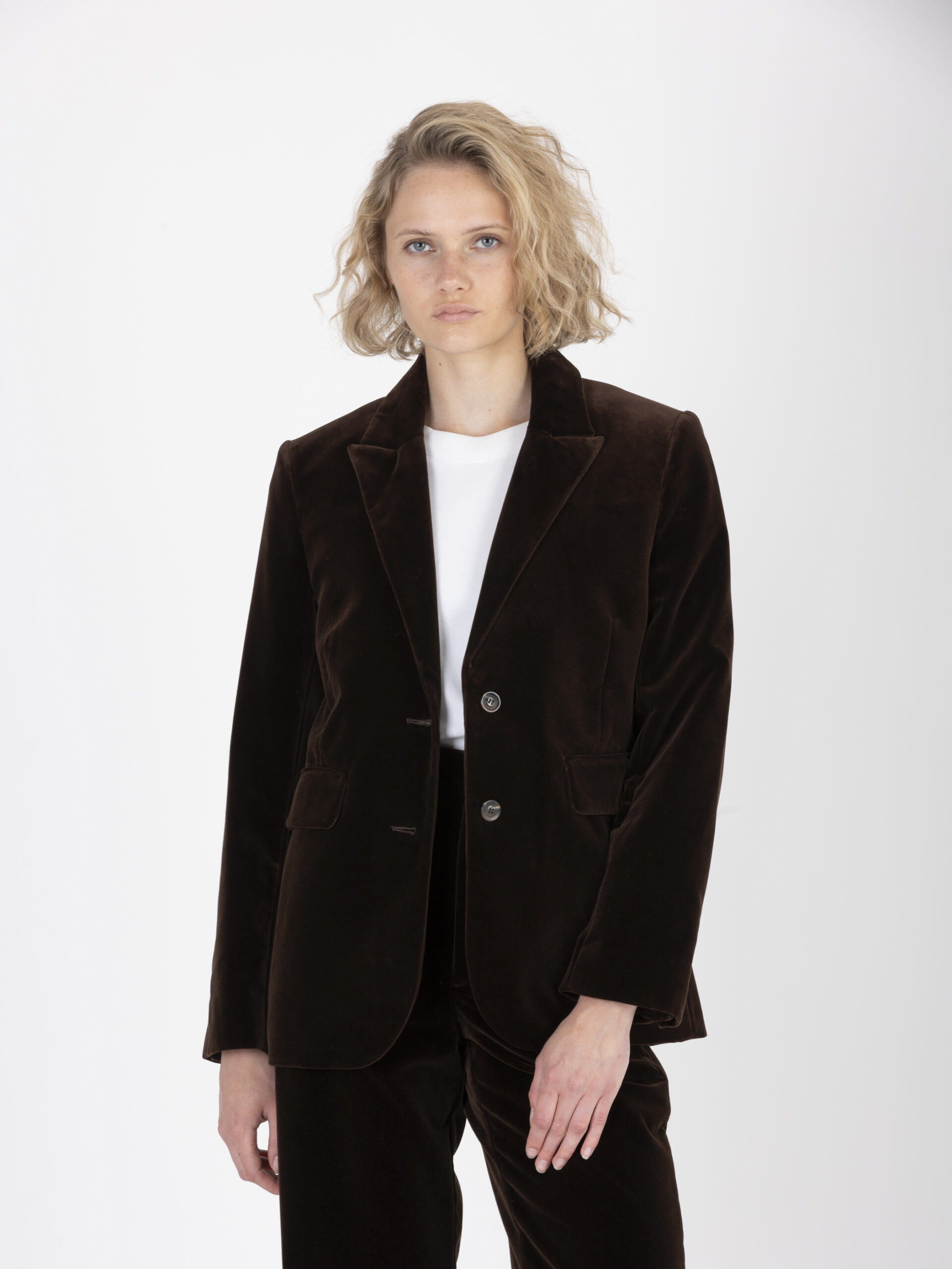 cassiopee-velvet-brown-jacket-button-closure-fitted-soeur-matchboxathens