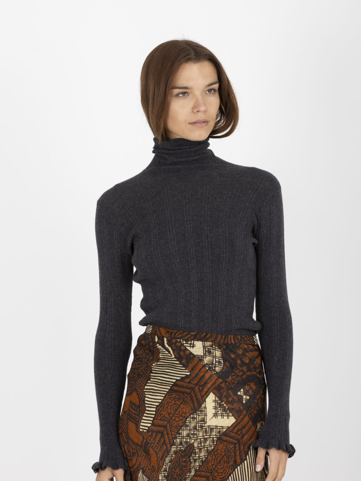 norte-grey-turtleneck-jumper-fine-frilled-fitted-sessun-matchboxathens