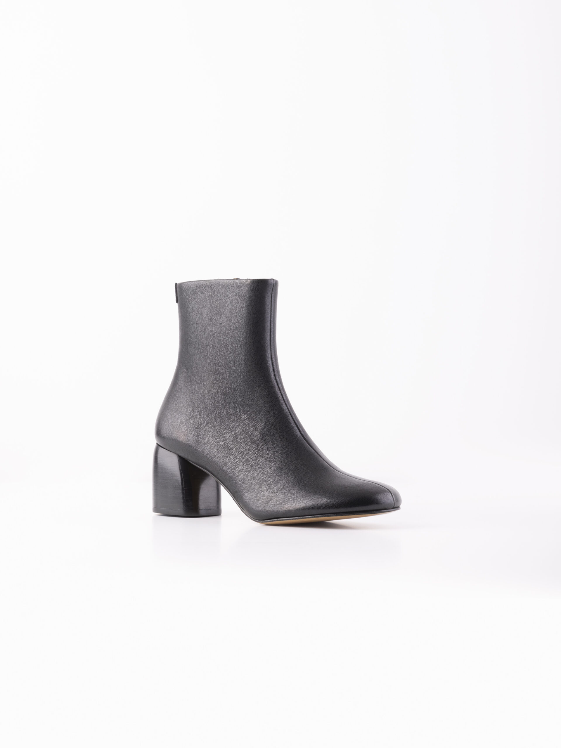 laena-round-toe-cylinder-heel-leather-black-boots-ankle-anthology-paris-matchboxathens