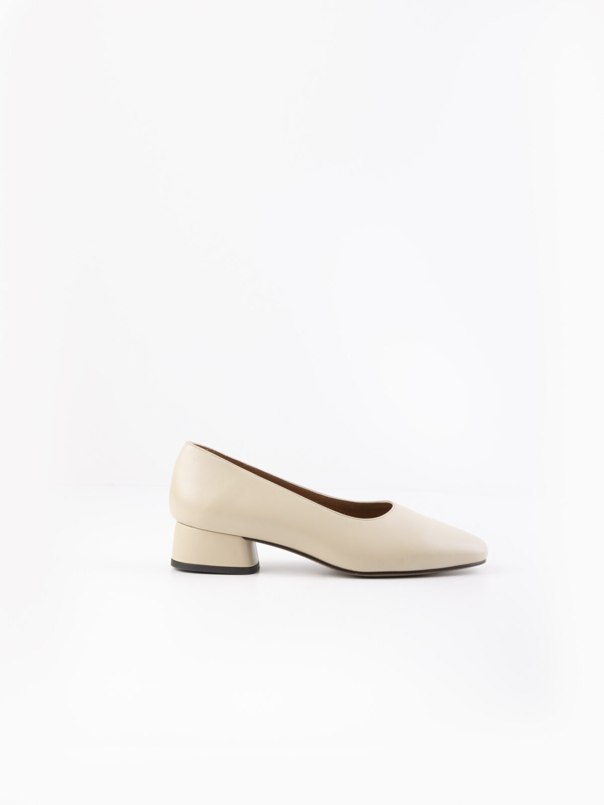 alina-cream-leather-pumps-rounded-heels-anthology-paris-handmade-matchboxathens