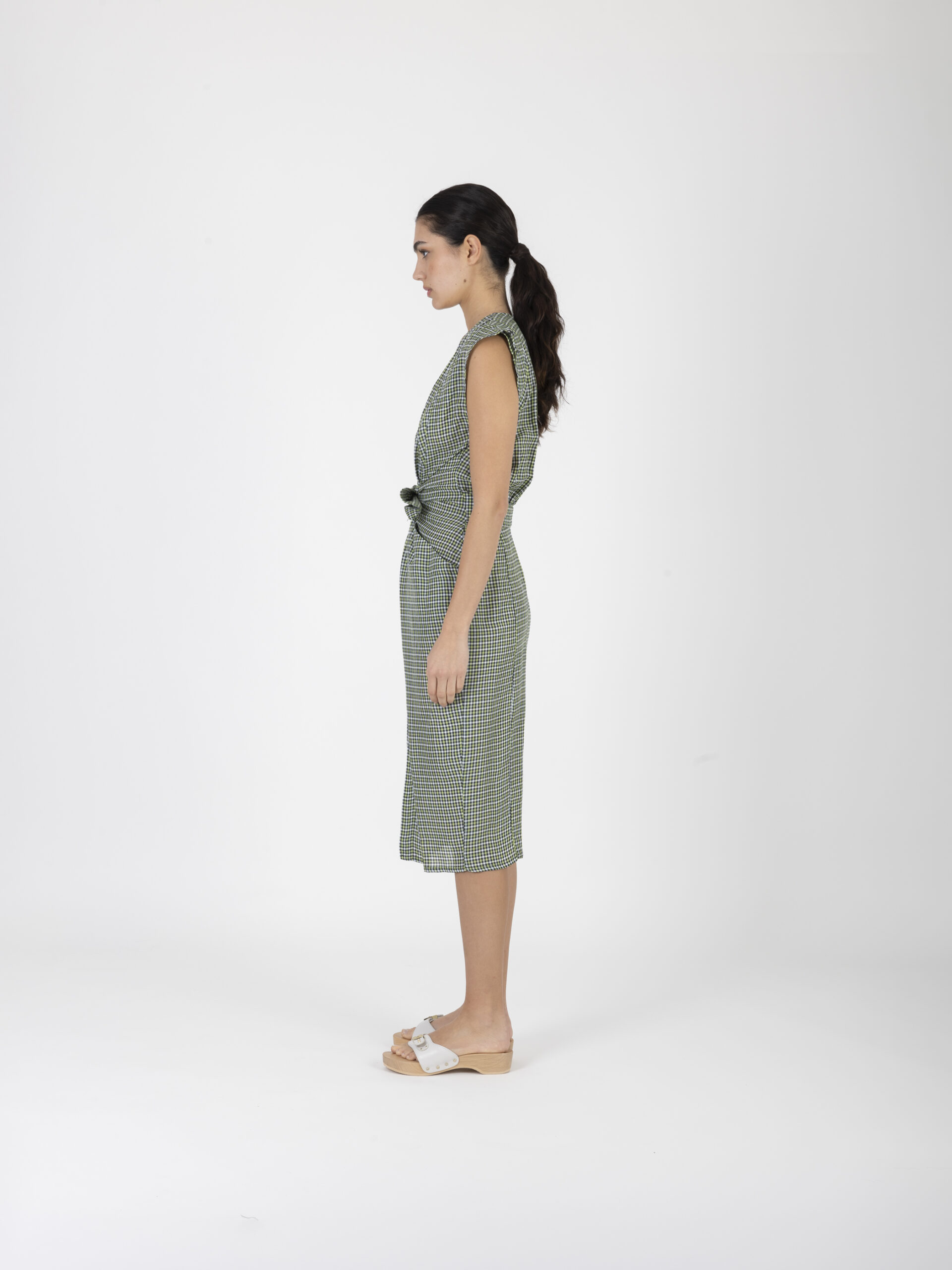 laila-green-checked-dress-midi-belt-exxagerated-shoulders-uniforme-athens-matchboxathens