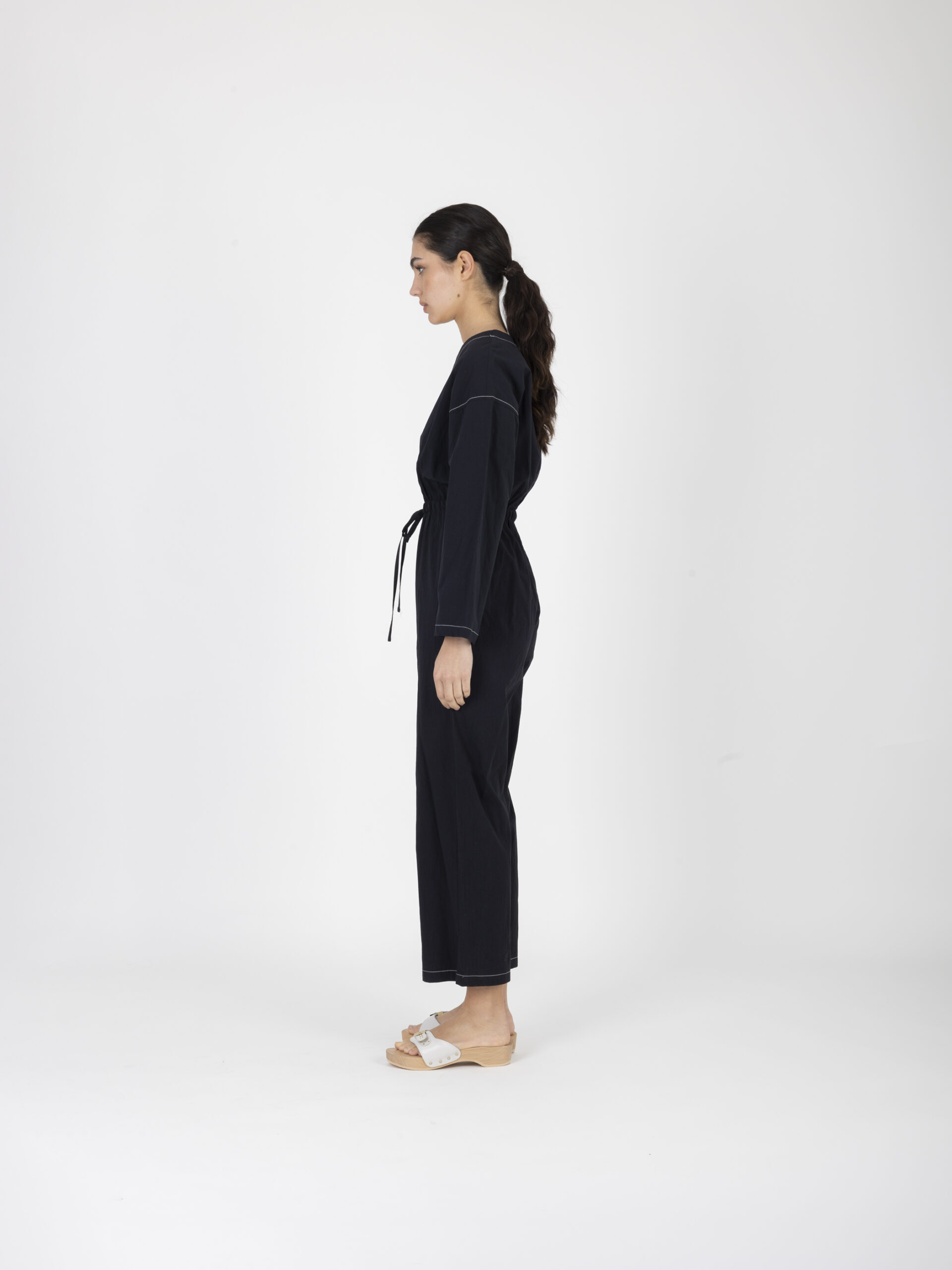 camille-black-poplin-jumpsuit-stitching-low-vneck-unforme-athens-matchboxathens