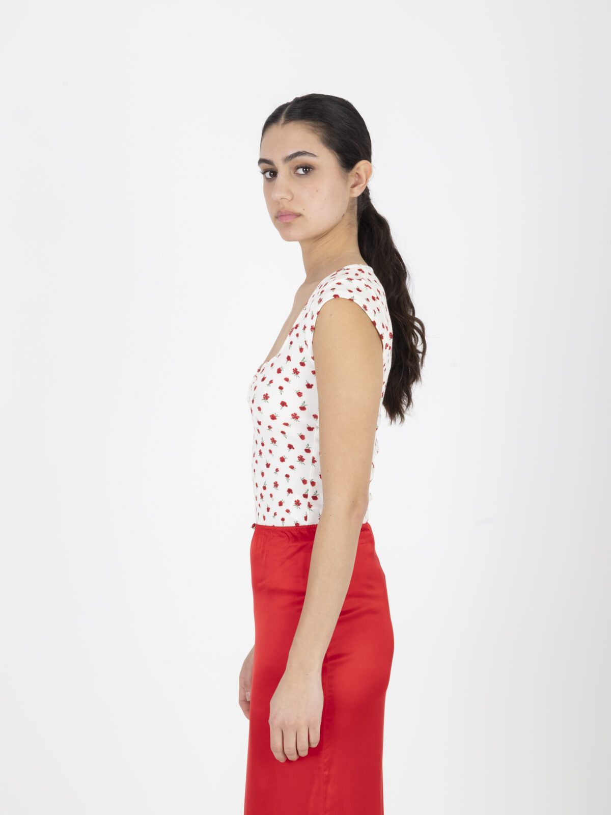 yuna-jersey-cotton-rib-top-ecru-floral-sweetheart-neckline-rouje-matchboxathens