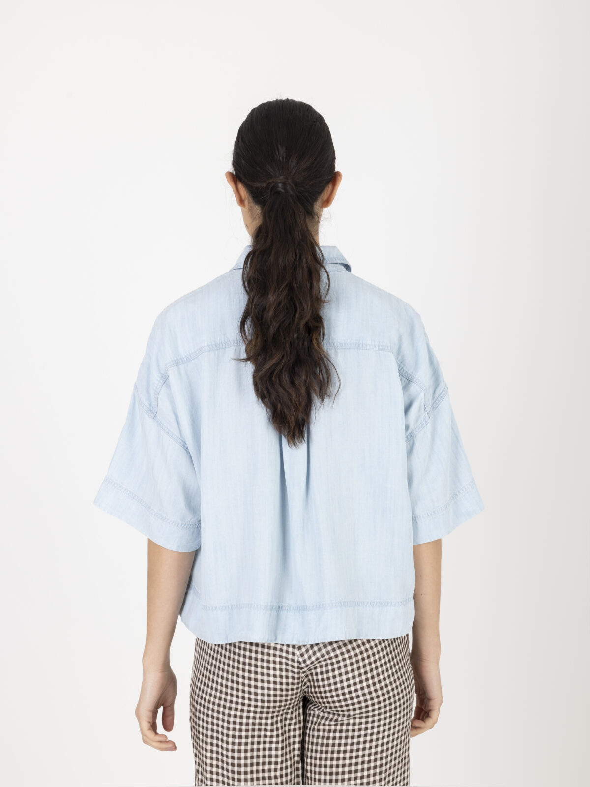 jules-shirt-indigo-tencel-front-patch-pockets-cropped-sacrecoeur-matchboxathens