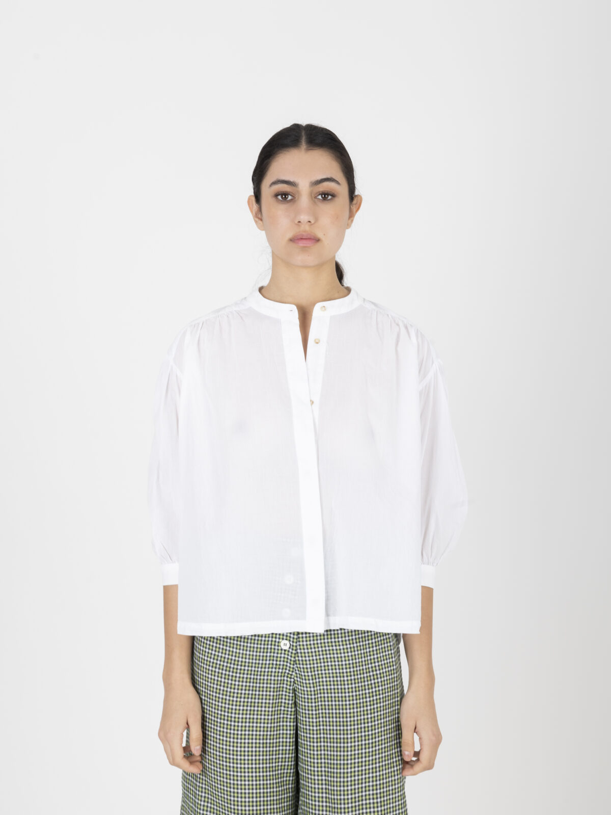 carla-white-shirt-sleeves-balloon-poplin-gathered-sacrecoeur-matchboxathens