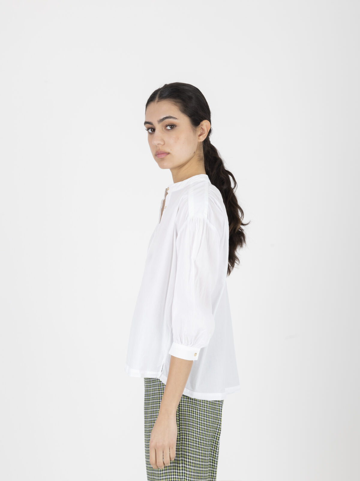 carla-white-shirt-sleeves-balloon-poplin-gathered-sacrecoeur-matchboxathens