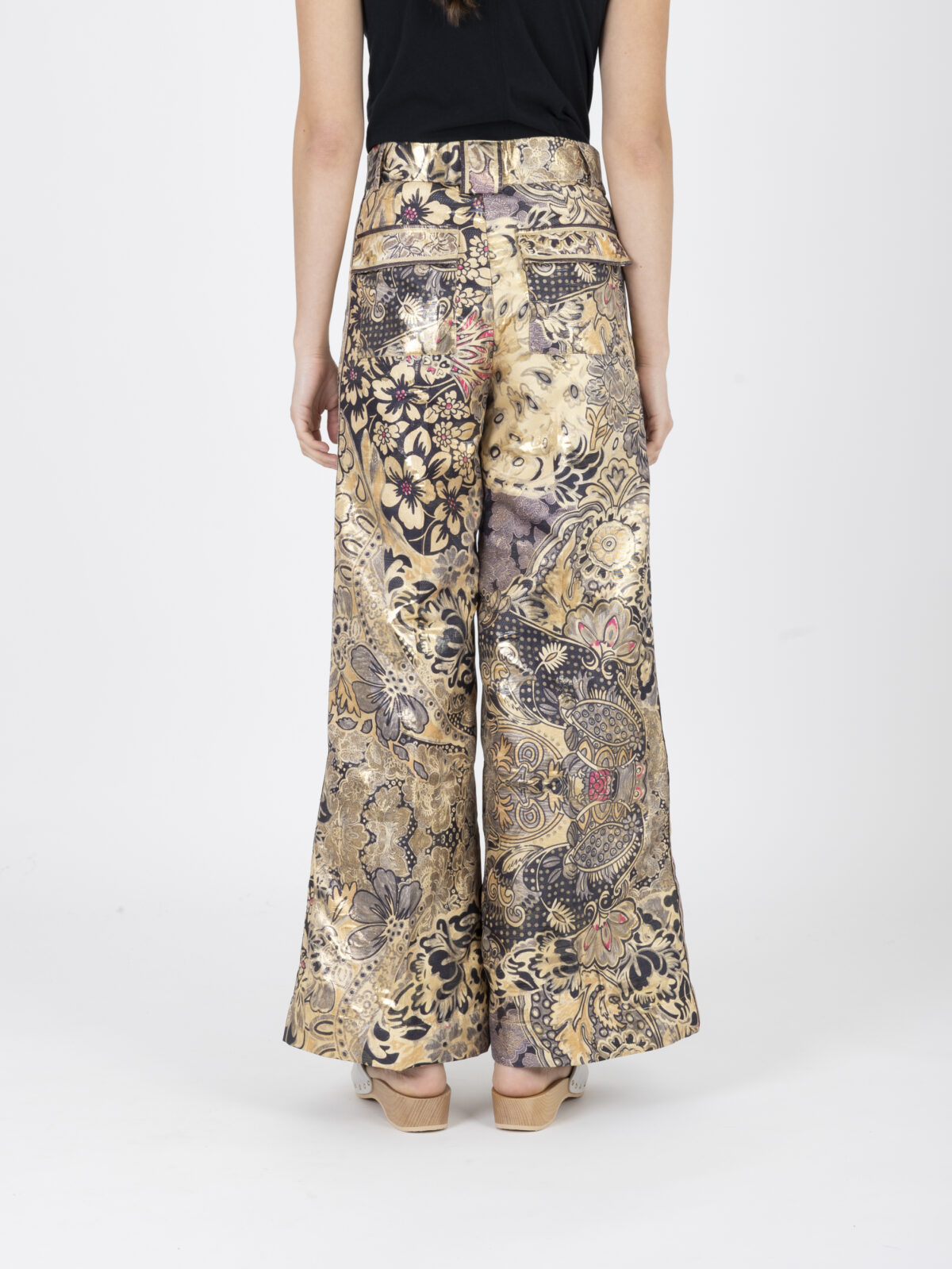mesdemoiselles-beauty-gold-pants-brocard-matchboxathens